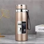 Gran capacidad / 35.50 oz, aislamiento de doble capa de acero inoxidable 316 | Apto para bebidas frías y calientes | Cuerpo completamente metálico para robustez y durabilidad | Mantiene las bebidas frías/calientes hasta 12 horas | Asa de transporte portátil | Ideal para coche, exteriores y - Image 8