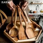 Juego de 5 piezas de espátula para sartén y cucharón de sopa de madera natural antiadherente con gancho gratis - Juego de utensilios de cocina resistentes a altas temperaturas para uso doméstico - Adecuado para cocinar y servir, una opción ideal para el Día de la Madre, Acción de Gracias, Halloween