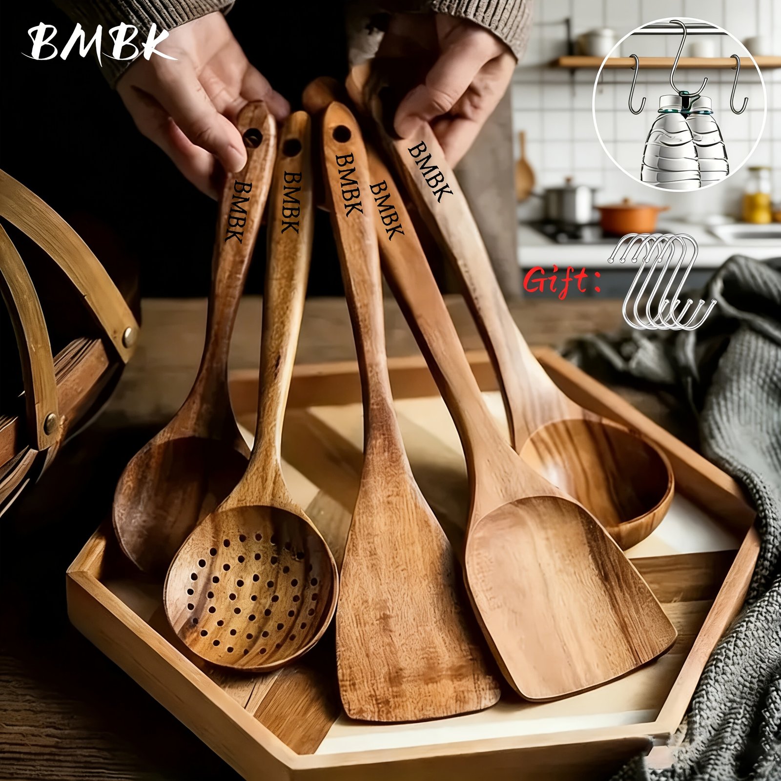 9b617ad2-ef72-4646-8230-72213ec7ae13.jpg Juego de 5 piezas de espátula para sartén y cucharón de sopa de madera natural antiadherente con gancho gratis - Juego de utensilios de cocina resistentes a altas temperaturas para uso doméstico - Adecuado para cocinar y servir, una opción ideal para el Día de la Madre, Acción de Gracias, Halloween - Image 1
