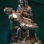 ADORNO DE MESA LA PIEDAD, CROMADO