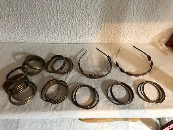 httpscasamontoya.com_.cowp-contentuploads202512713-e1570216277632-600x450-1.jpg 17 PULCERAS Y 2 TIARAS - Image 1