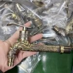 IDOLPACK Grifo Exterior de Alta Resistencia en Bronce Antiguo - Conector de Manguera de Jardín de Un Solo Agujero, Pico Roscado /EU, Dispositivo de Riego de Césped de Aleación Duradera, Compatible con Tubería de Fuente (Herrajes)