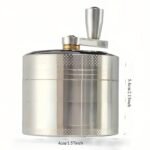 Molino y triturador de aleación de zinc de 5.4 mm: Diseño de 4 capas anti-obstrucción con mango de metal - Adecuado para hierbas/sal de roca | Triturador manual de bolsillo para camping y cocinas | Resistente al óxido, no necesita baterías - Perfecto para camping al aire libre - Image 4